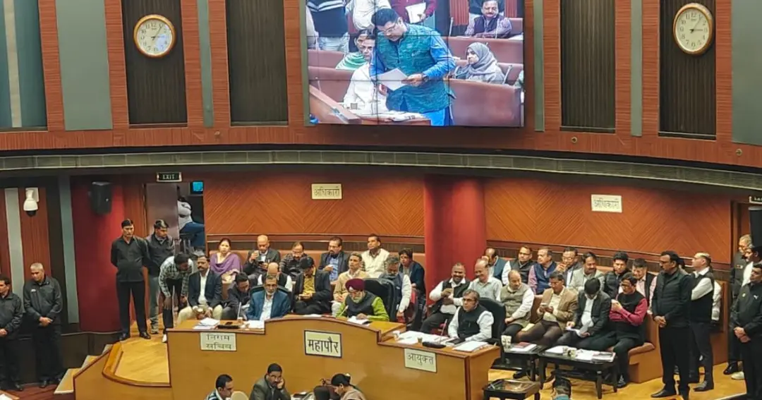 AAP attacks MCD commissioner Rs 50 crore power