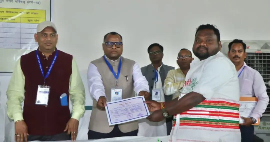 Sunny Oraon wins historic victory चक्रधरपुर