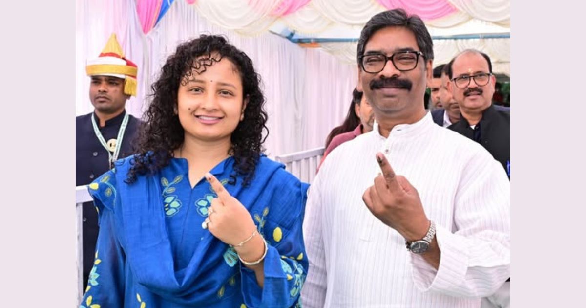 मतदान संपन्न: सीएम ने डाले वोट