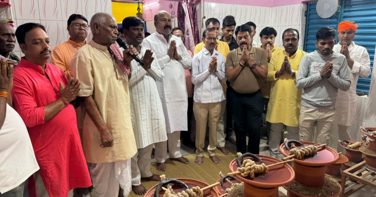 शीतला माता मंदिर टुईलाडूंगरी में 23 ज्योति कलश प्रज्वलित, धूम धाम से हु़वा नवरात्रि ज्वारा पूजा का शुभारंभ