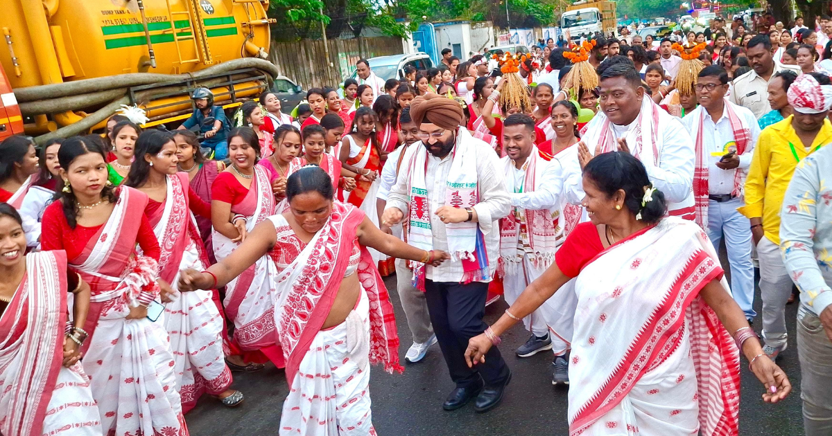 सरहुल की भव्य शोभायात्रा में झलकी आदिवासी संस्कृति की समृद्ध विरासत, काले ने दी शुभकामनाएं