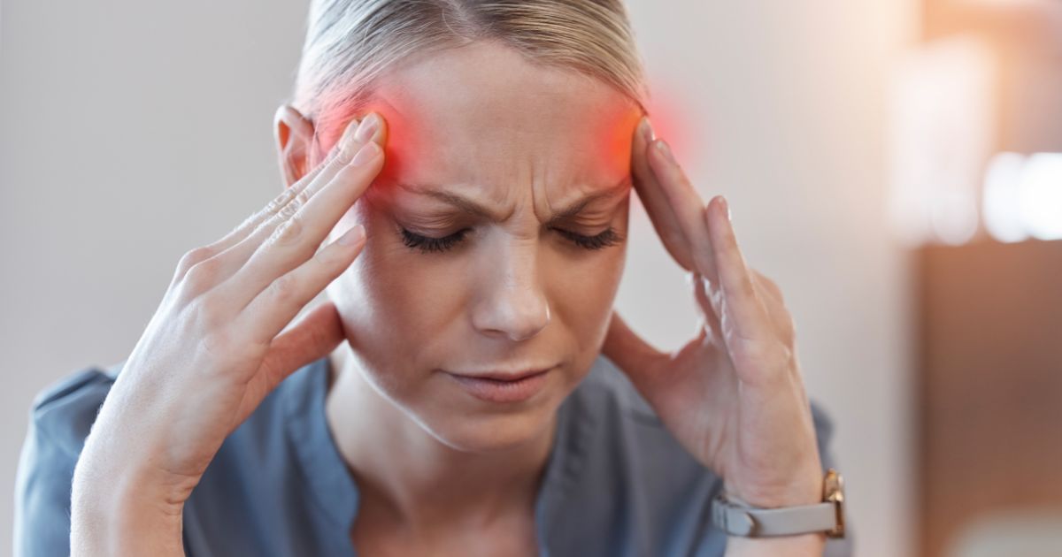 Follow these easy home remedies to get relief from migraine