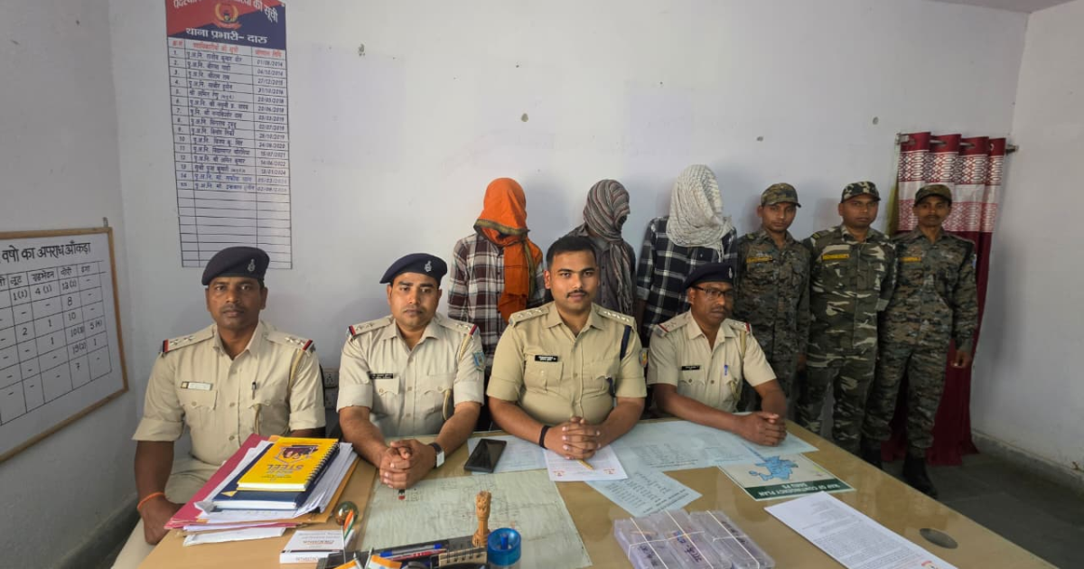 दारू में पुलिस की छापेमारी,