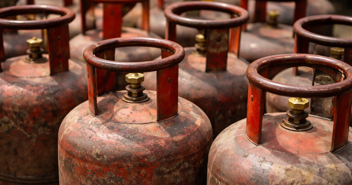 मिडिल ईस्ट संकट पर महंगाई का झटका, गैस सिलेंडर 60 रुपये महंगा