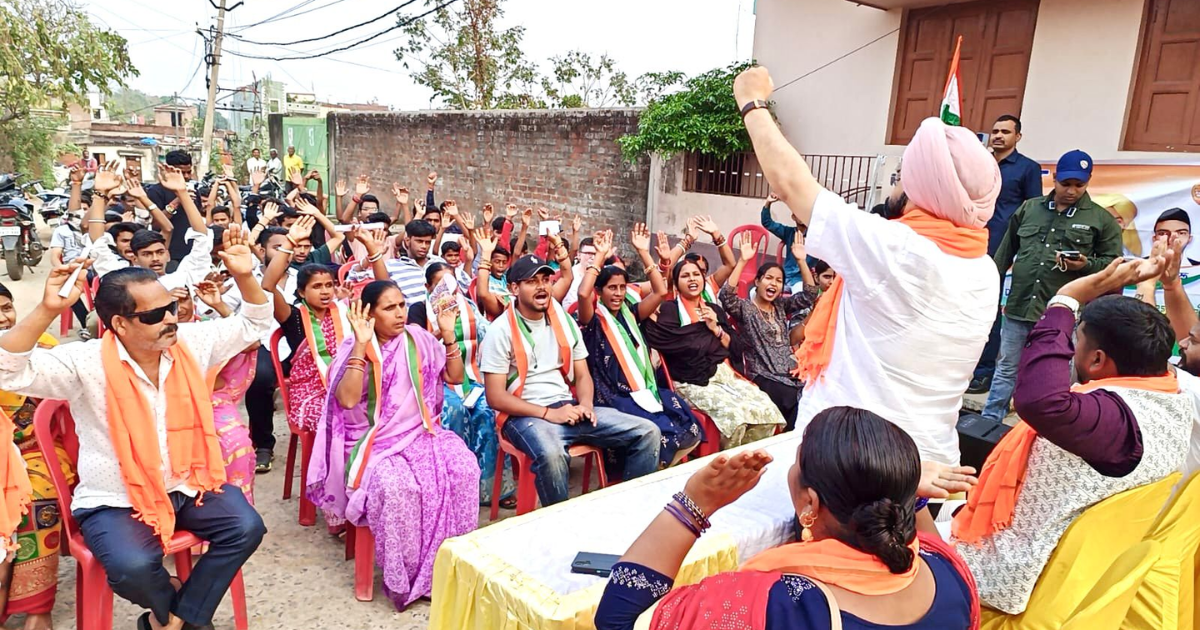 राष्ट्र की अखण्डता और शहीदों के सम्मान के लिए निकलती है अखंड तिरंगा यात्रा काले