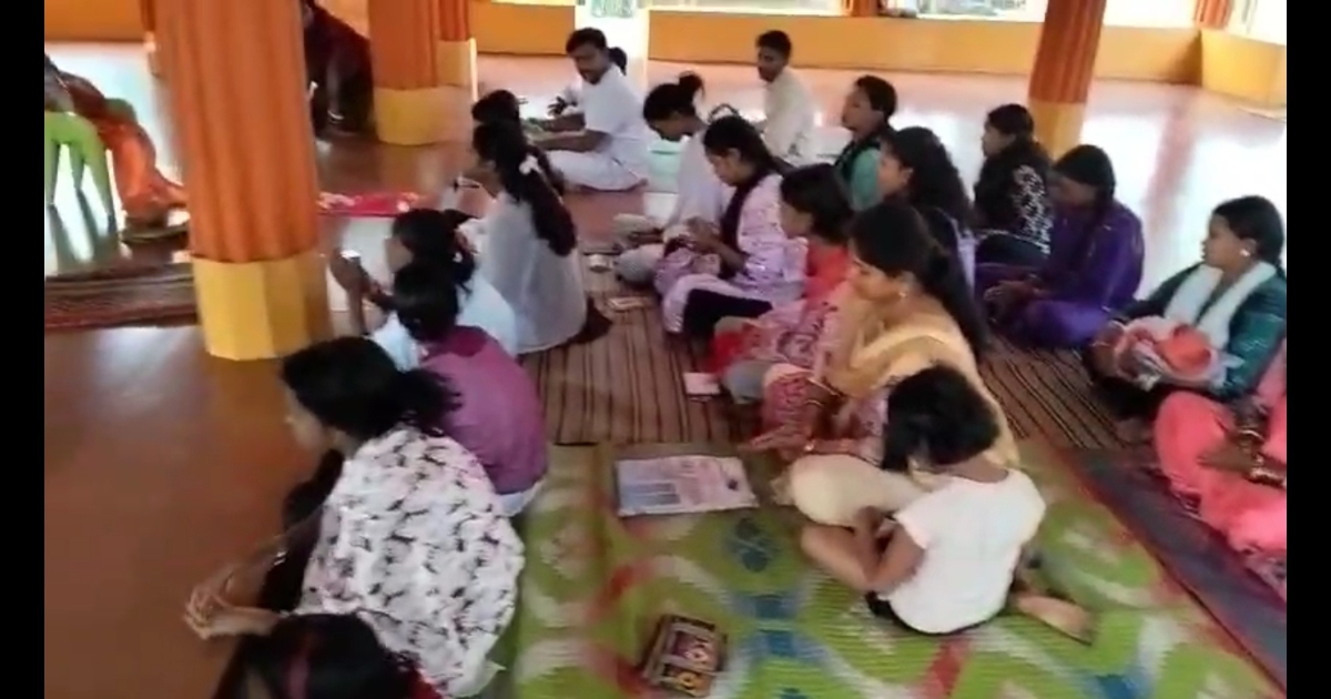 हनुमान मंदिर बोलानी मे सत्य साई सेवा ग्रुप ने किया भजन कीर्तन का आयोजन