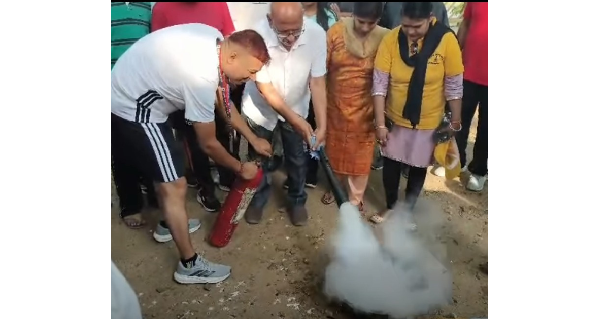 बिल्डिंग बायलॉज का सख्ती