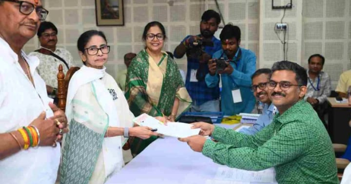 ममता बनर्जी ने भवानीपुर से नामांकन भरा