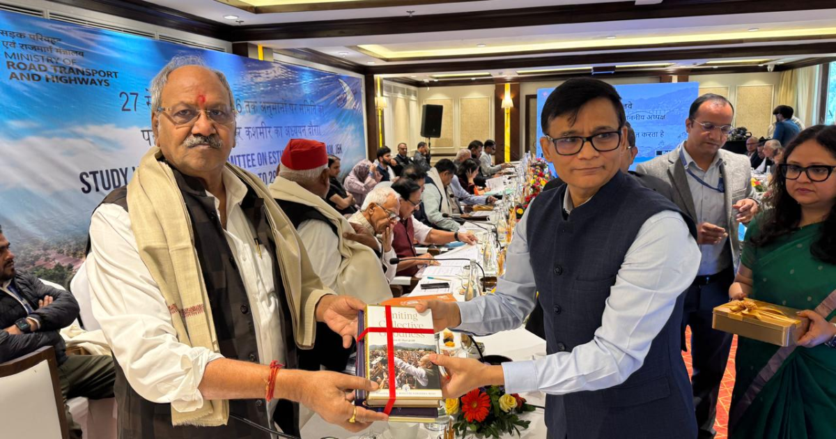 पहलगाम में एस्टीमेट कमेटी की बैठक : सांसद बृजमोहन ने जम्मू-कश्मीर के विकास और बैंकिंग कार्यप्रणाली पर उठाए सवाल