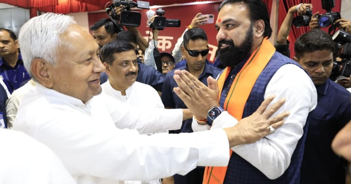 सम्राट चौधरी बिहार के 24वें मुख्यमंत्री बने:शपथ के बाद नीतीश के पैर छुए; JDU से विजय चौधरी और बिजेंद्र यादव डिप्टी CM