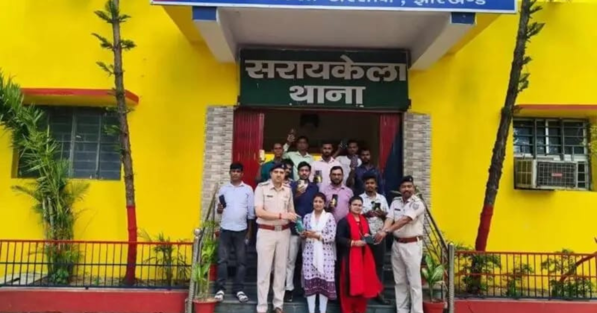 प्रोजेक्ट डिवाइस’ के तहत सरायकेला पुलिस की बड़ी सफलता, 13 गुम मोबाइल बरामद