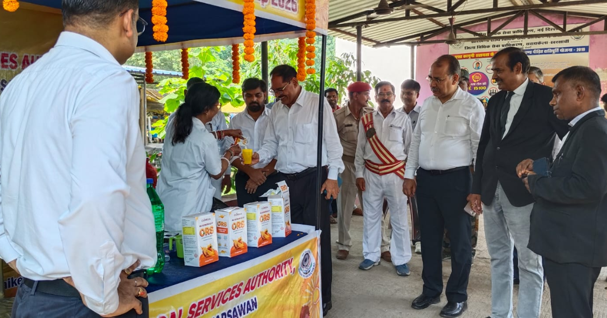 सरायकेला भीषण गर्मी और लू से बचाव के लिए सिविल कोर्ट परिसर में जागरूकता एवं राहत कार्यक्रम आयोजित