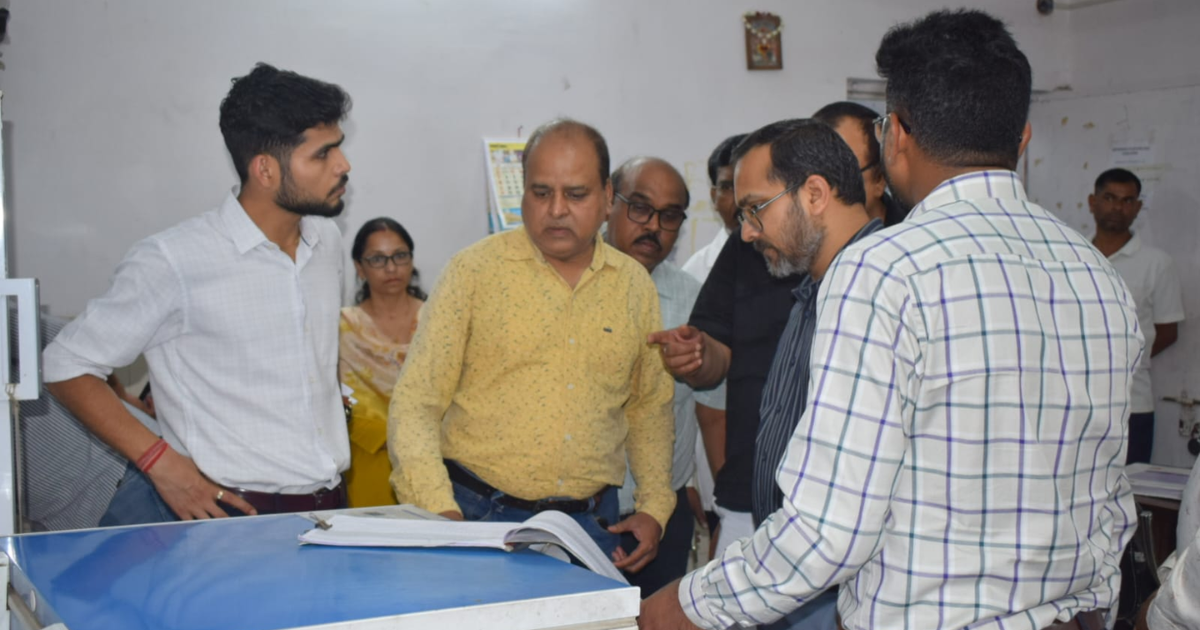 सरायकेला में स्वास्थ्य व्यवस्था सुधारने को एक्शन में उपायुक्त, सीएचसी गम्हरिया का किया औचक निरीक्षण