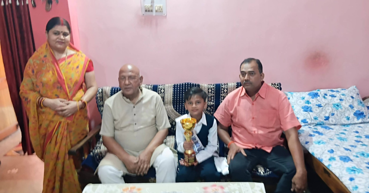 8 साल के आदित्य राज ने इंटरनेशनल मॉडलिंग प्रतियोगिता में जमाया जलवा, विधायक सरयू राय ने दी बधाई