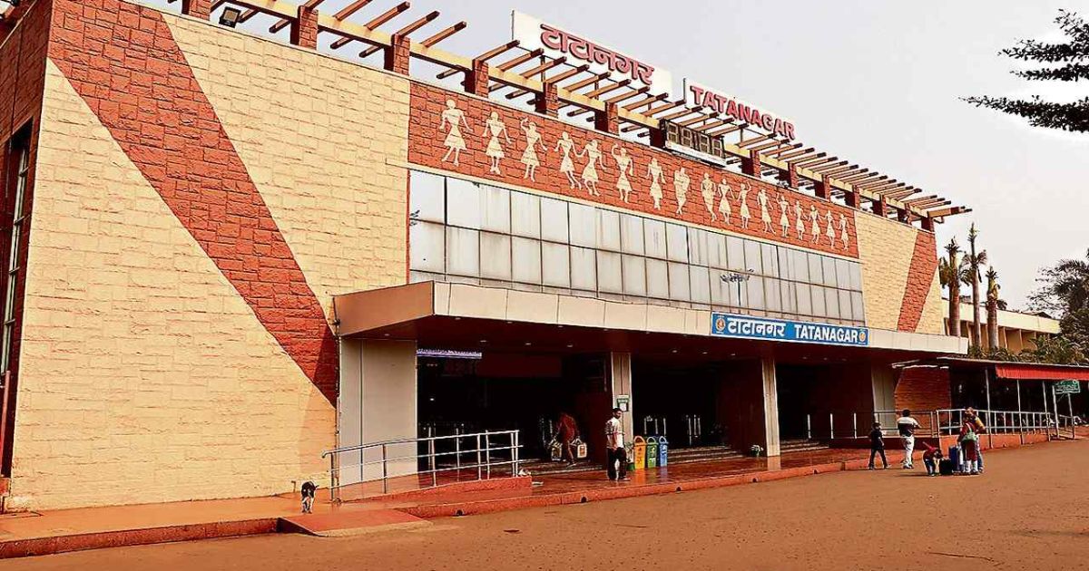 A three-storey building constructed at the Burmamines end of Tatanagar station