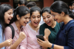 CBSE 12वीं रिजल्ट 2026 जारी, ऐसे करें चेक; लड़कियों ने फिर मारी बाजी
