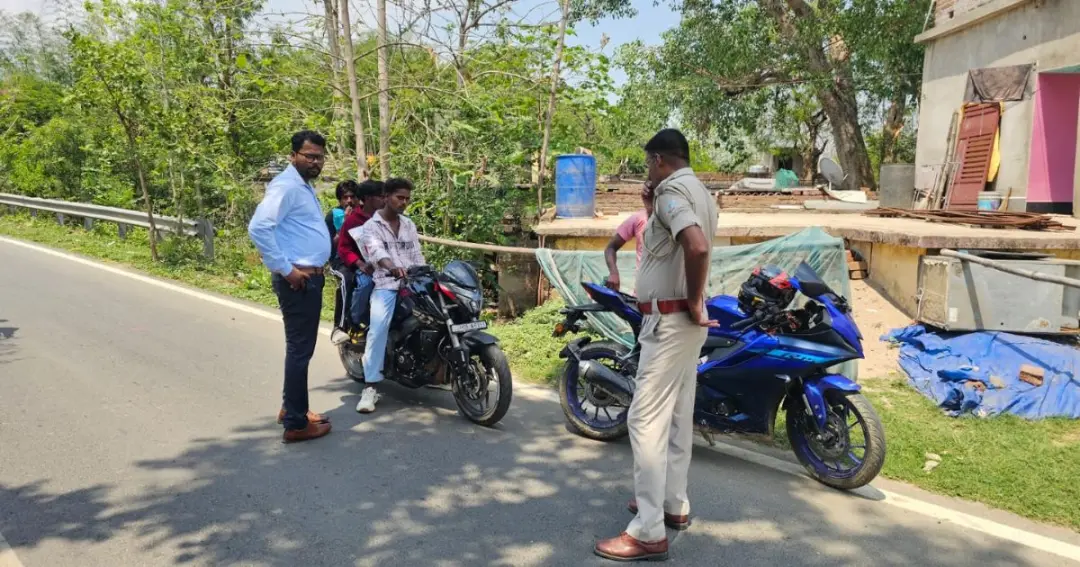 Intensive vehicle checking drive चक्रधरपुर