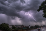 Jharkhand Weather Alert: 16 मई तक आंधी, बारिश और वज्रपात का अलर्ट, 60-70 किमी/घंटा की रफ्तार से चल सकती हैं हवाएं