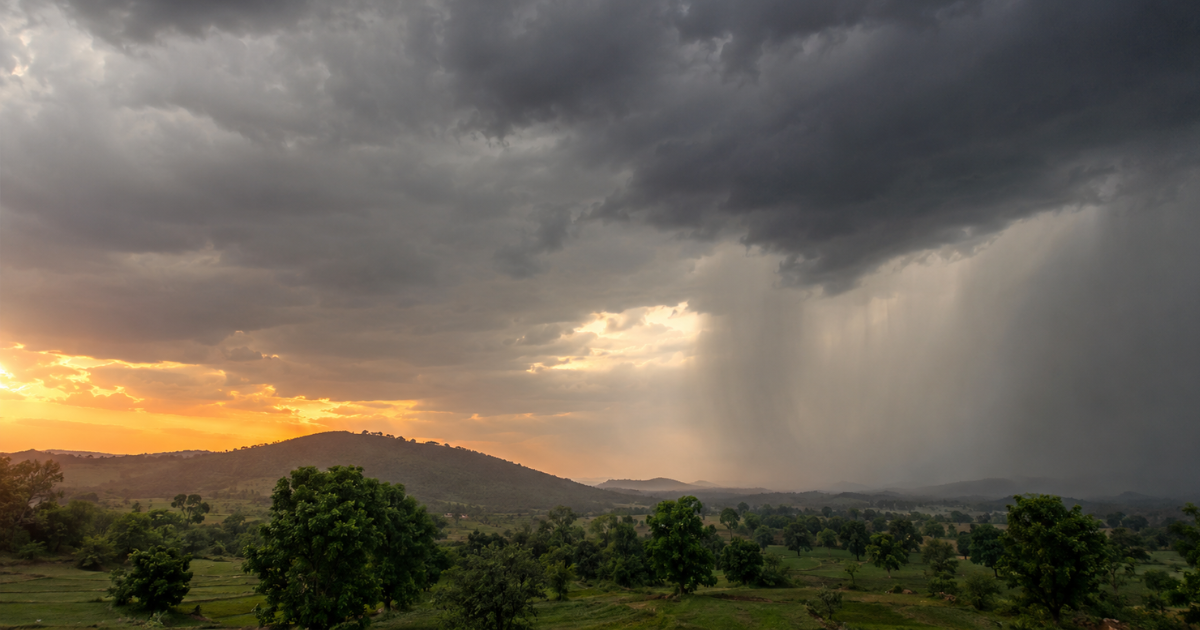 Jharkhand Weather Update: झारखंड में मौसम ने बदला मिजाज, कहीं भीषण गर्मी तो कहीं बारिश और वज्रपात का अलर्ट
