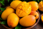 Mango Side Effects: आम खाने के बाद खराब हो जाता है पेट? जानिए सही तरीका और फायदे