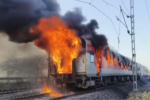 Rajdhani Express Fire : राजधानी एक्सप्रेस के दो कोच में लगी आग, दिल्ली-मुंबई रेल मार्ग प्रभावित