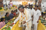 Tirupati Balaji Ann Prasadam: जमशेदपुर के श्री राम मंदिर में 2800 श्रद्धालुओं ने ग्रहण किया पावन प्रसाद