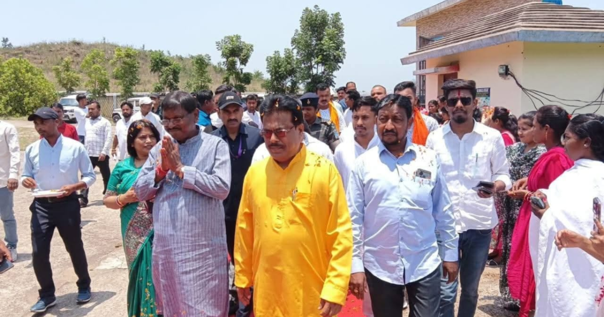 सरायकेला-खरसावां मॉडल महाविद्यालय में पहला उपाधि वितरण समारोह आयोजित, छात्रों को मिली डिग्रियां और मेडल