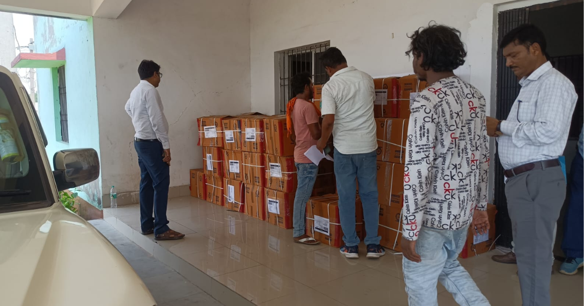 जनगणना कार्य को लेकर प्रशासनिक तैयारियां तेज, चार्ज पदाधिकारियों को वितरित हुई जनगणना किट