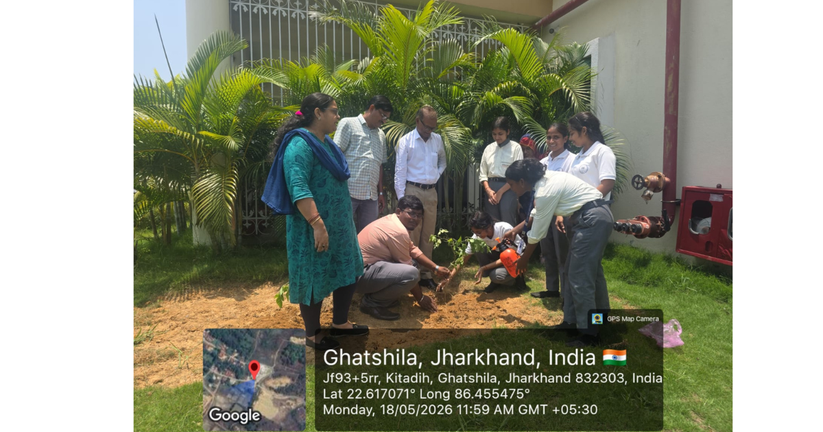 सोना देवी विश्वविद्यालय घाटशिला में चला जागरूकता अभियान, लगाए गए फलदार पौधे