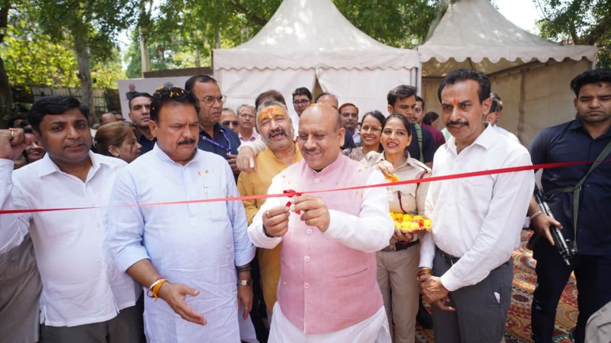 Delhi Assembly Speaker Vijender Gupta inaugurated a public welfare