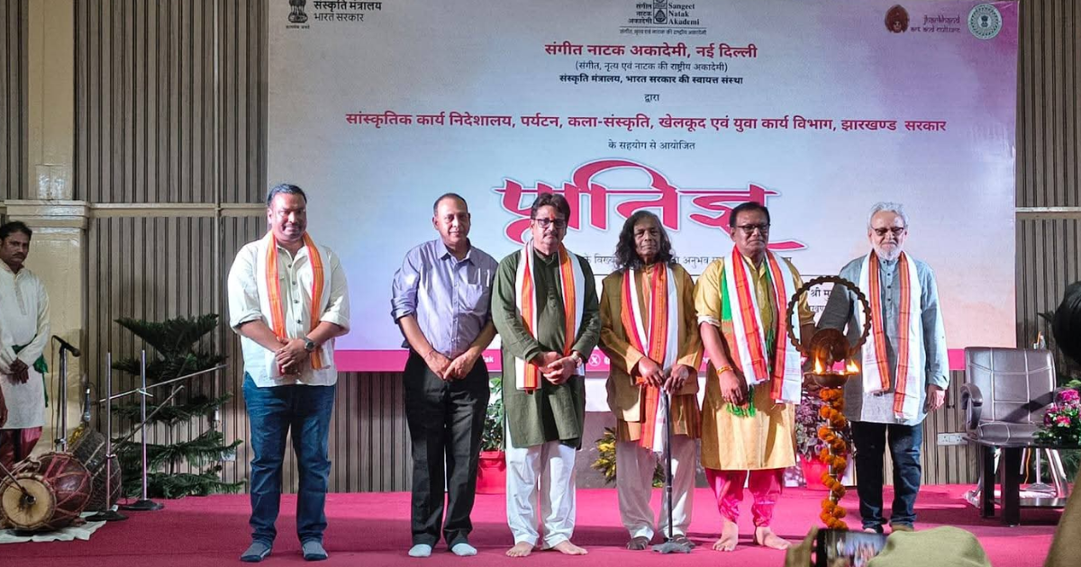 सरायकेला में तंबाकू निषेध अभियान को मिली गति, उपायुक्त ने जागरूकता रथ को दिखाई हरी झंडी