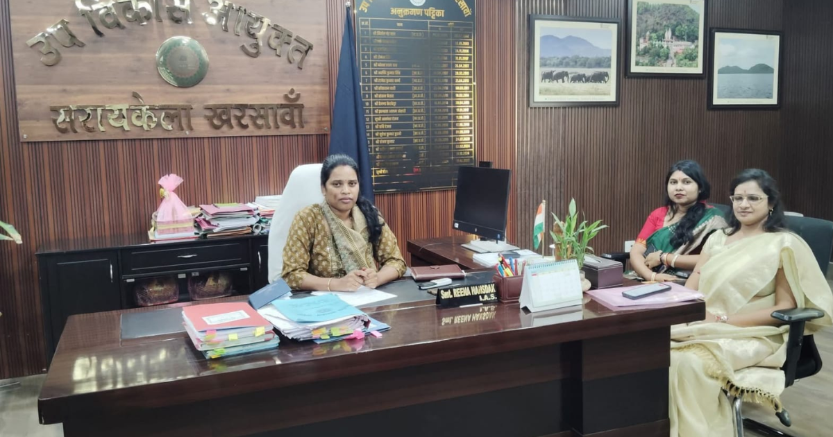 जिला परिषद सदस्य पिंकी मंडल ने उप विकास आयुक्त रीना हसदा से की मुलाकात, विकास कार्यों में तेजी लाने की उठाई मांग