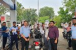 सड़क सुरक्षा अभियान: “नो हेलमेट, नो पेट्रोल” नियम को लेकर जिला प्रशासन सख्त