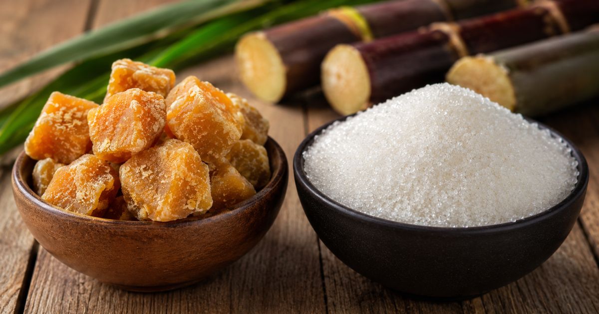 Jaggery vs Sugar : ब्लड शुगर किससे तेजी से बढ़ता है? जानिए क्या है सच और विशेषज्ञों की राय