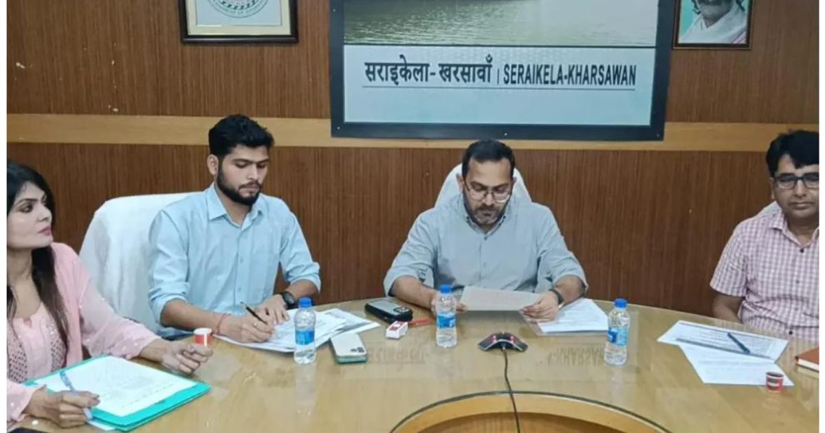 सरायकेला : विशेष गहन पुनरीक्षण अभियान को लेकर अफवाहों से रहें सावधान, मतदाता सूची को शुद्ध एवं अद्यतन बनाने की पहल : उपायुक्त