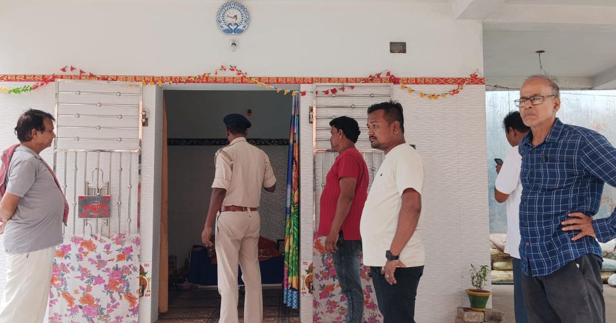 चोरों के आतंक से अब भगवान भी सुरक्षित नहीं, दासपाड़ा  मंदिर से अष्टधातु की राधा-कृष्ण मूर्तियां चोरी