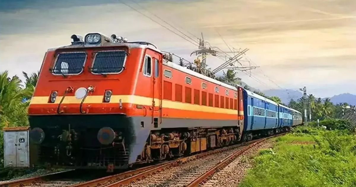 चक्रधरपुर मंडल : नक्सल प्रभावित क्षेत्र में ट्रेन की ड्रोन से निगरानी
