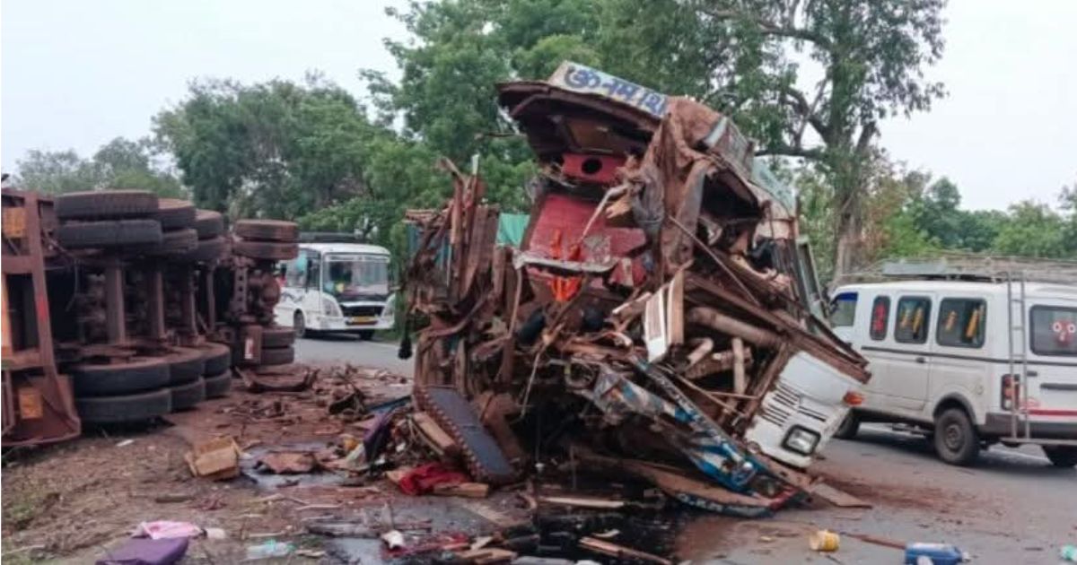 राजनगर में भीषण सड़क हादसा: दो आयरन लदे ट्रेलरों की टक्कर, चालक की मौत