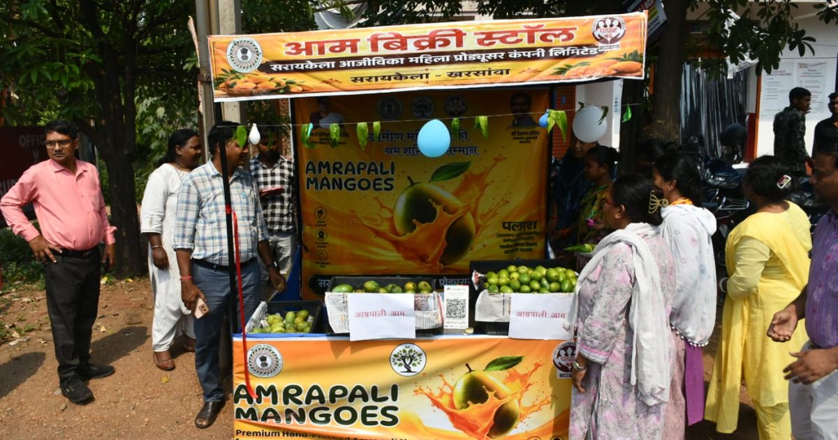 सरायकेला में आम बिक्री स्टॉल का शुभारंभ, किसानों को मिलेगा सीधा बाजार और बेहतर दाम