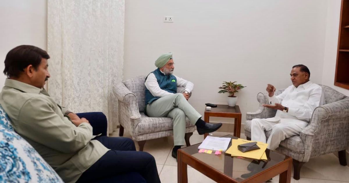 दिल्ली के 92 कॉलोनियों और प्राचीन गांवों से O Zone हटाने की मांग, सांसद मनोज तिवारी और रामवीर बिधूड़ी ने उपराज्यपाल से की मुलाकात