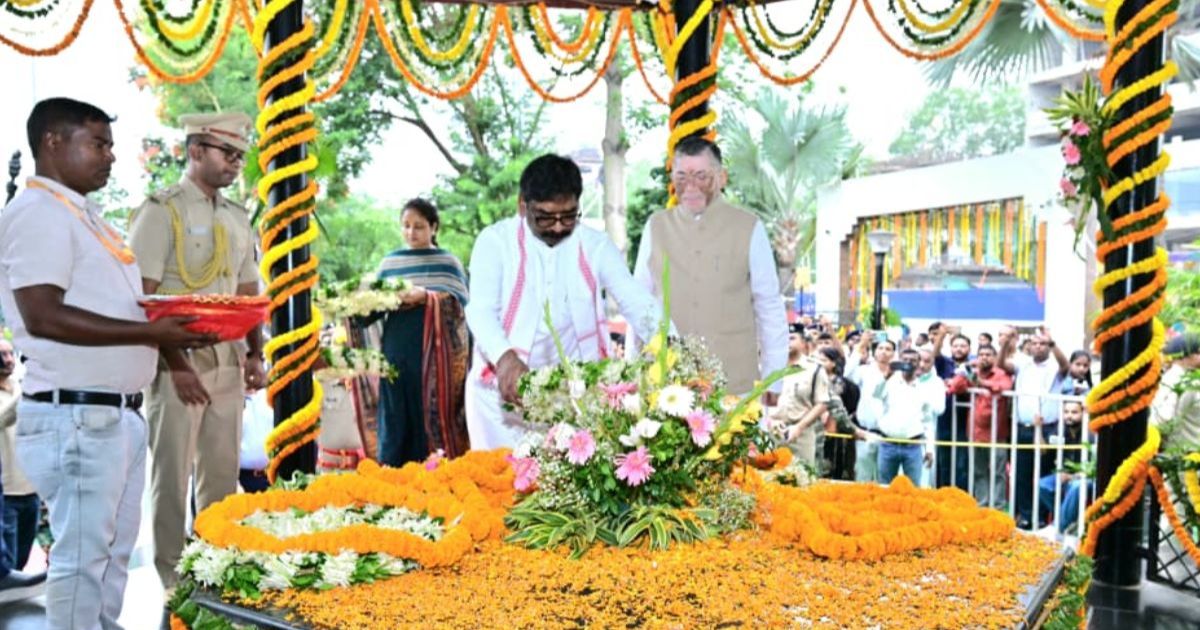 धरती आबा भगवान बिरसा मुंडा को राज्यपाल और मुख्यमंत्री ने दी श्रद्धांजलि, राष्ट्र निर्माण में योगदान को किया याद