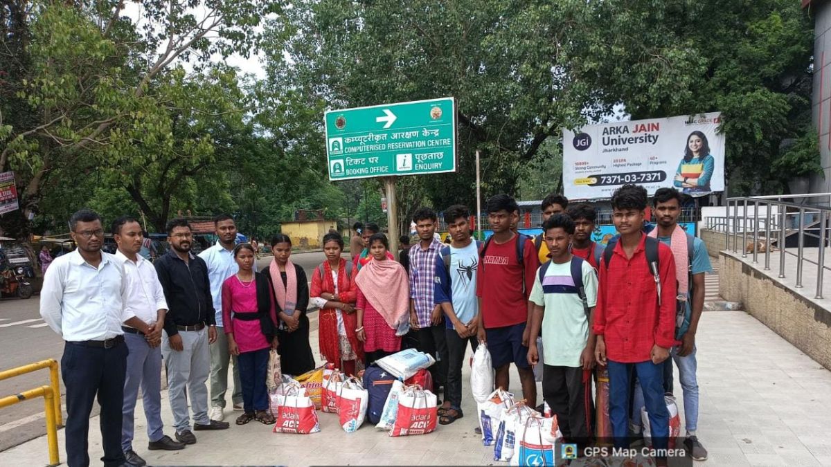 14 workers from West Singhbhum returned safely from Tamil Nadu