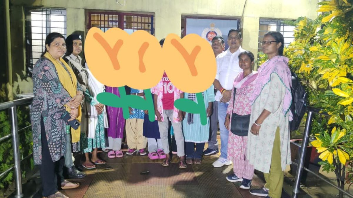 Child Trafficking: 11 minors rescued from Chakradharpur station