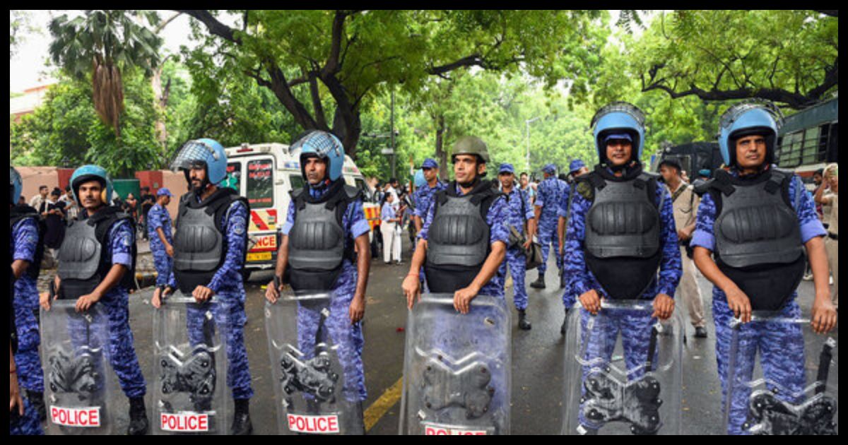 जंतर-मंतर प्रदर्शन के बीच दिल्ली पुलिस का बड़ा एक्शन, 400 संदिग्धों से पूछताछ