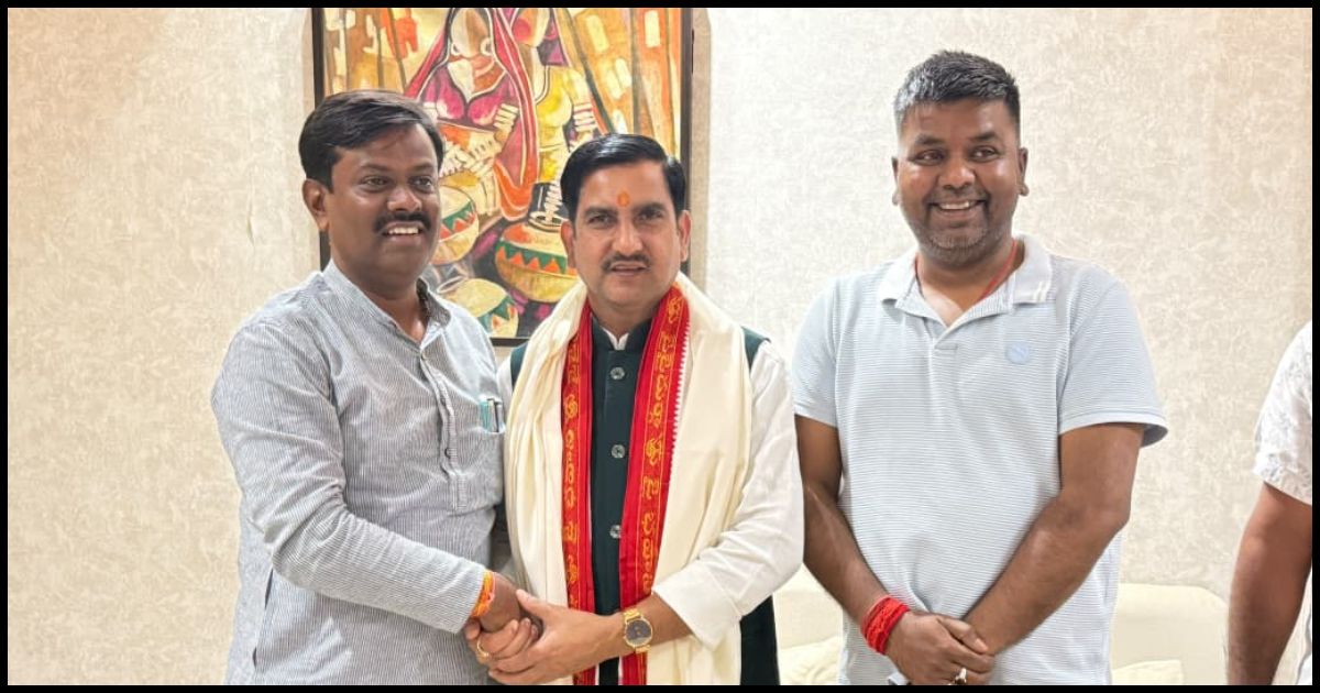केंद्रीय राज्य मंत्री तोखन साहू से मिले भाजपा नेता दिनेश कुमार, झारखंड विकास और संगठन को लेकर हुई चर्चा