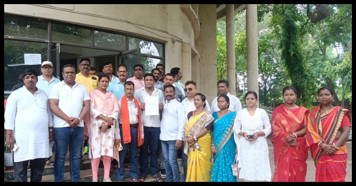 परसुडीह में बढ़ते अपराध और नशे के कारोबार पर भाजपा का विरोध, थाना प्रभारी को सौंपा ज्ञापन