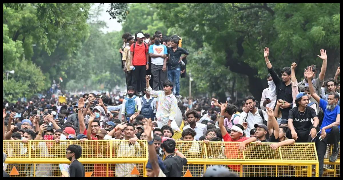 NEET Protest Case: दिल्ली सरकार का बड़ा फैसला, ज्यादातर प्रदर्शनकारियों पर कार्रवाई बंद; आपराधिक रिकॉर्ड वालों पर जारी रहेगी कार्रवाई