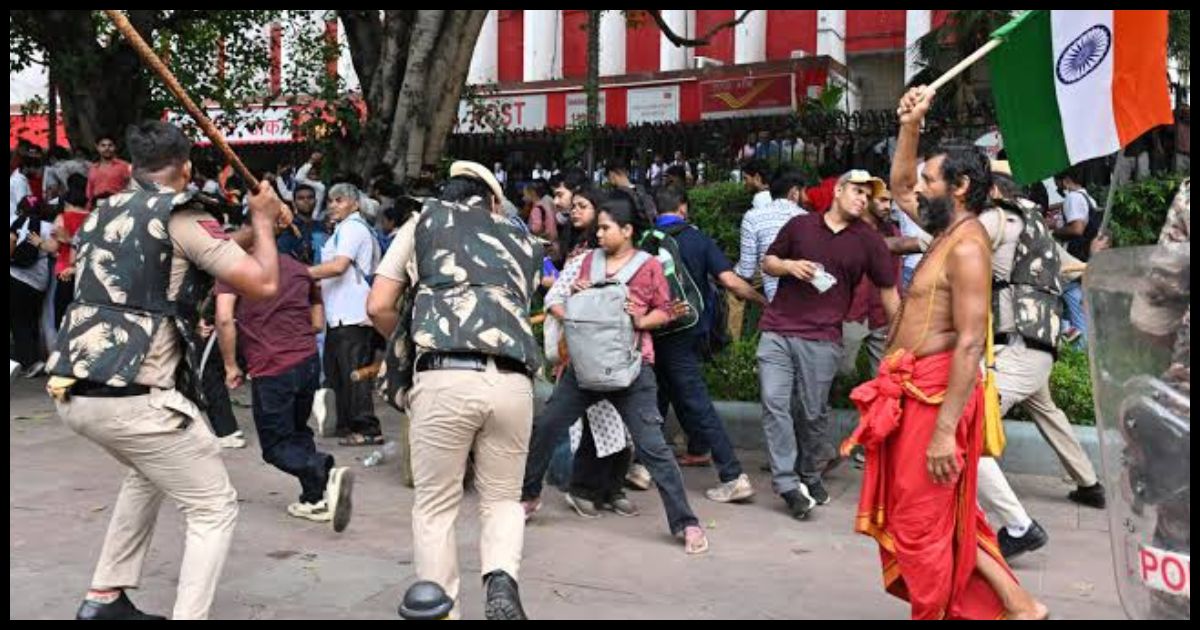 संसद मार्च में झड़प: छात्रा गंभीर रूप से घायल, पैलेट गन के आरोप