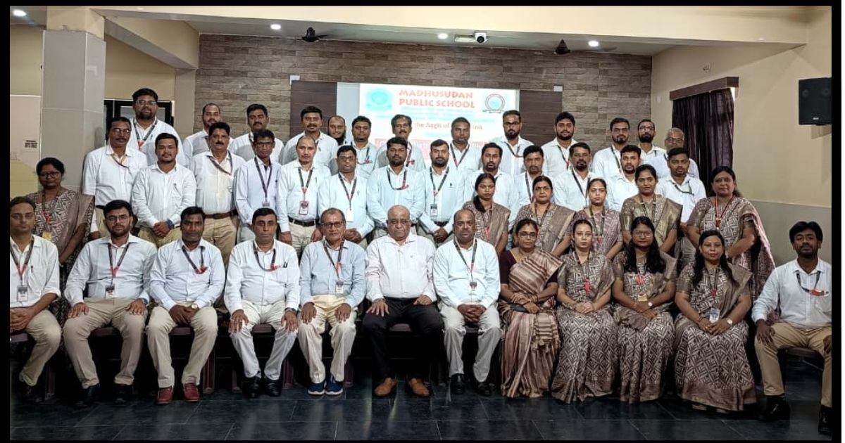 CBSE Workshop: मधुसूदन पब्लिक स्कूल में 'कंप्यूटेशनल थिंकिंग और आर्टिफिशियल इंटेलिजेंस' पर जिला स्तरीय कार्यशाला आयोजित