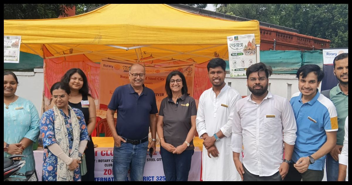 रथ यात्रा 2026: रोटरैक्ट क्लब ऑफ स्टील सिटी ने लगाया "जगन्नाथ सेवा शिविर 3.0", 3500 से अधिक श्रद्धालुओं को बांटे शीतल पेय